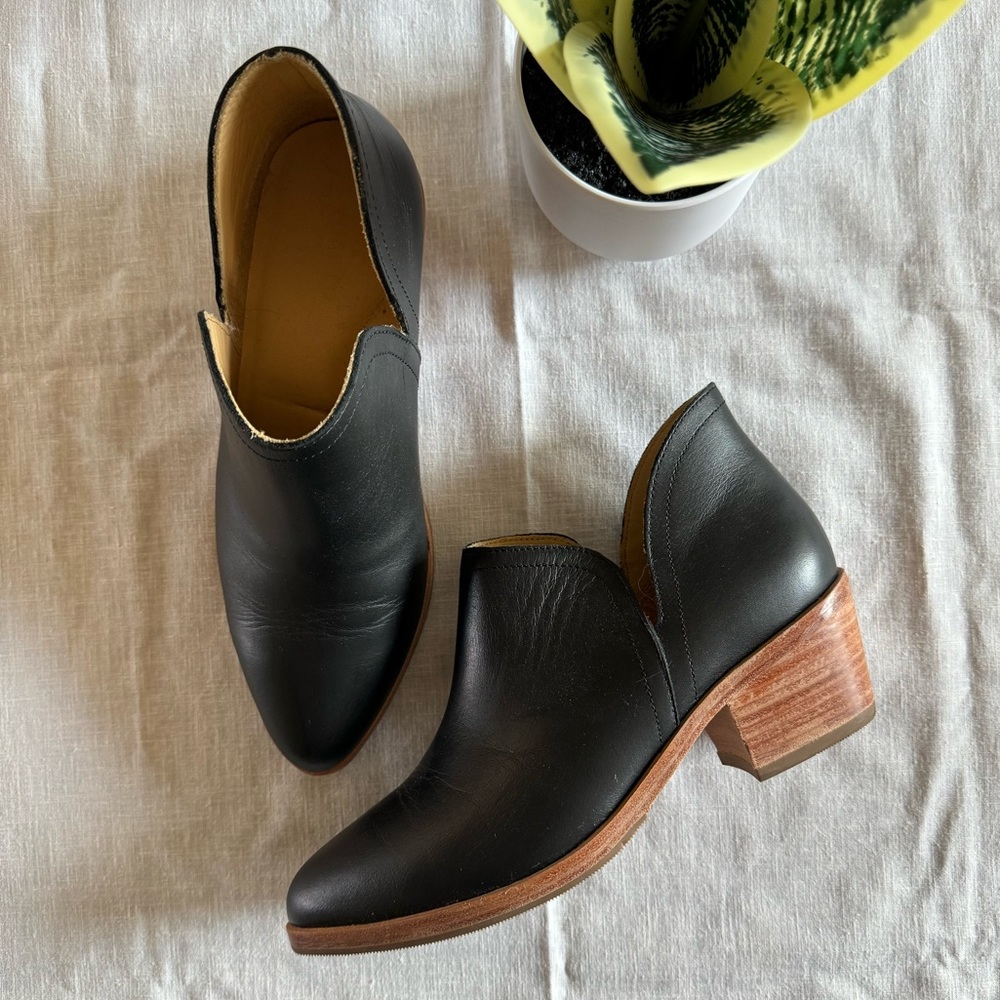 NISOLO | Mia Everyday Ankle Bootie (Black)